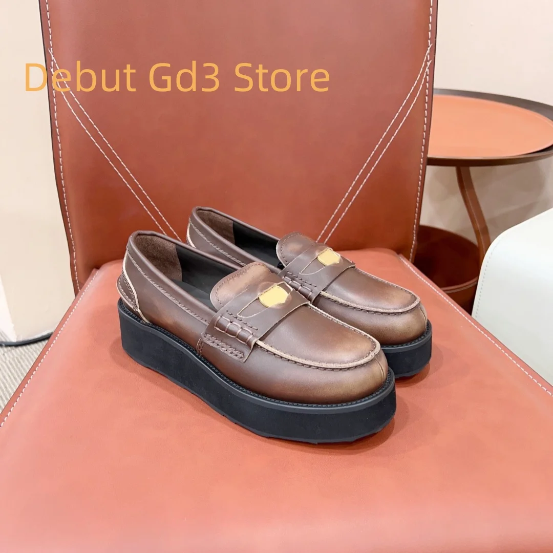 2024 new small gold buckle loafers, retro thick soled small leather shoes, classic and versatile British style loafers
2024 new small gold buckle loafers, retro thick soled small leather shoes, classic and versatile British style loafers