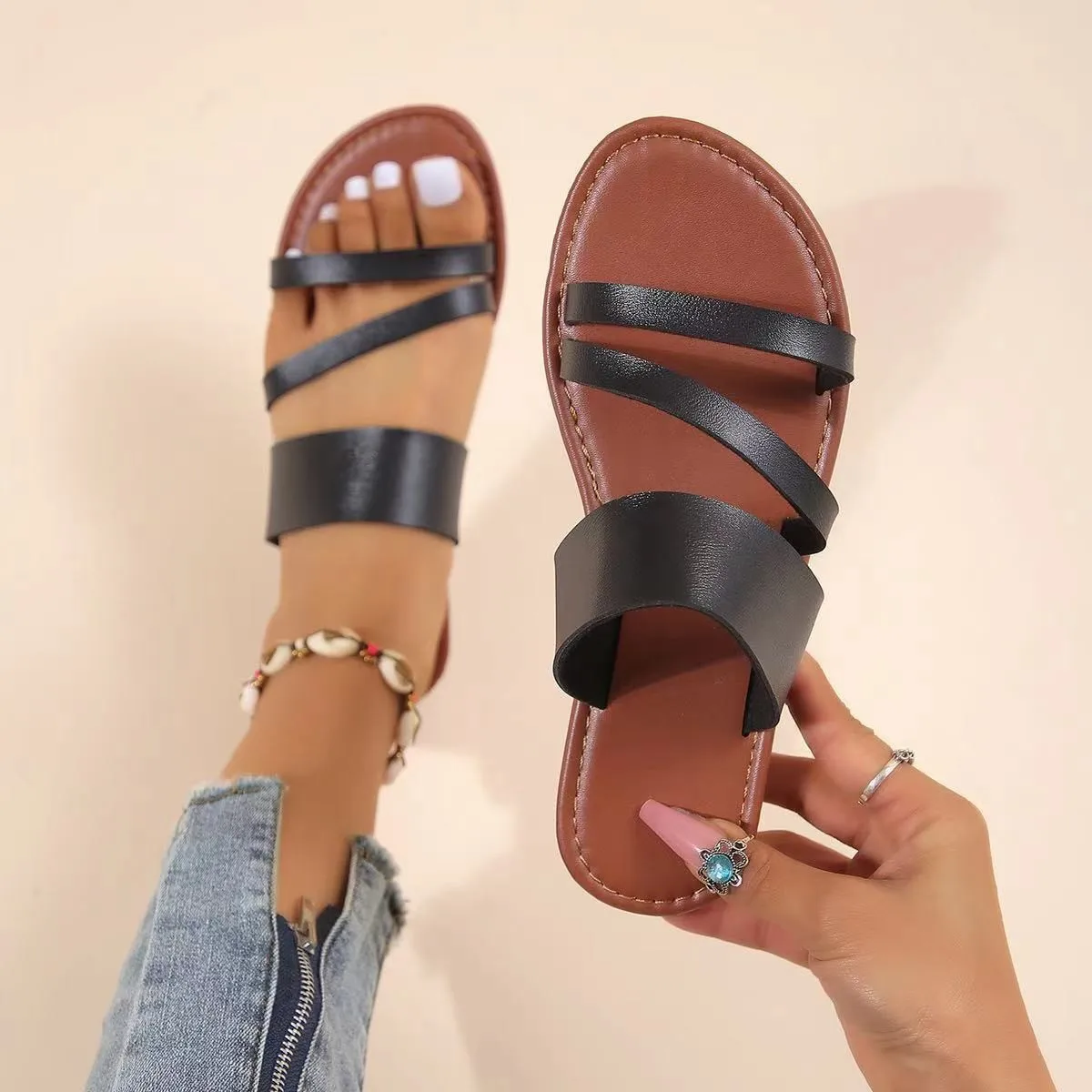 Women Minimalist Thong Sandals 2024 New Fashion Flat Sandals Summer Outdoor Beach Vacation Leisure Woman Shoes
Women Minimalist Thong Sandals 2024 New Fashion Flat Sandals Summer Outdoor Beach Vacation Leisure Woman Shoes