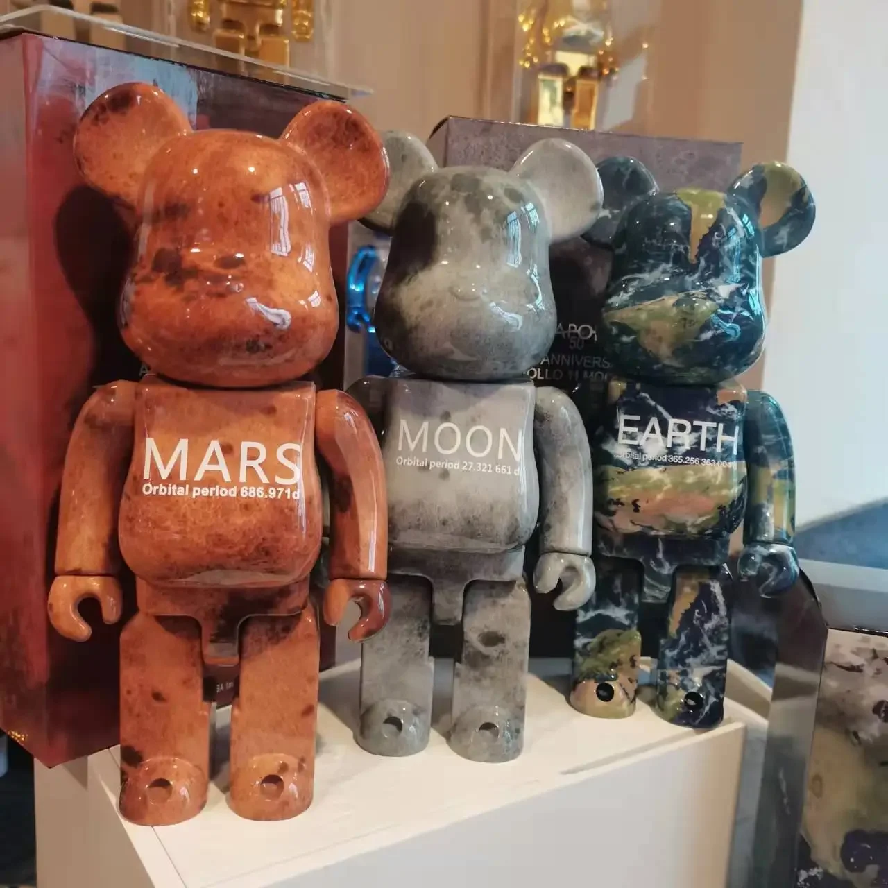 High end 400% violent bear brick decoration, living room and office desk decoration, fashionable decorative resin ornaments
High end 400% violent bear brick decoration, living room and office desk decoration, fashionable decorative resin ornaments