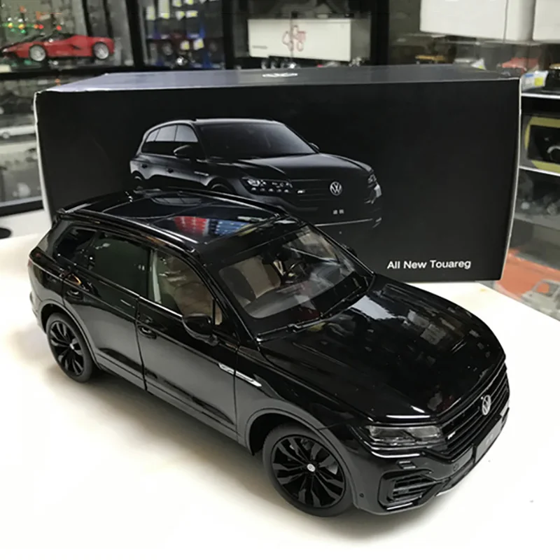 Масштаб 1:18 AII, новинка, модель внедорожника Touareg V6, модель автомобиля из сплава, литые игрушки, коллекционные украшения
Масштаб 1:18 AII, новинка, модель внедорожника Touareg V6, модель автомобиля из сплава, литые игрушки, коллекционные украшения