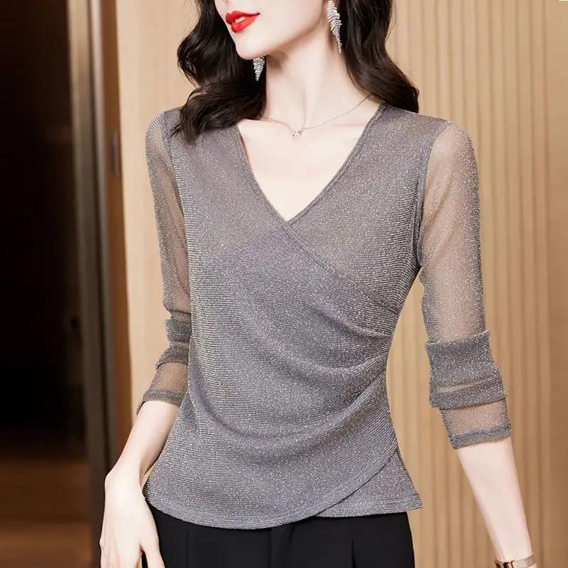 Gray Mesh Thin T-shirt Spring Summer Tops 2023 Korean Style Elegant Solid Color T-shirt V-neck Long Sleeve Fashion Casual Tops
Gray Mesh Thin T-shirt Spring Summer Tops 2023 Korean Style Elegant Solid Color T-shirt V-neck Long Sleeve Fashion Casual Tops