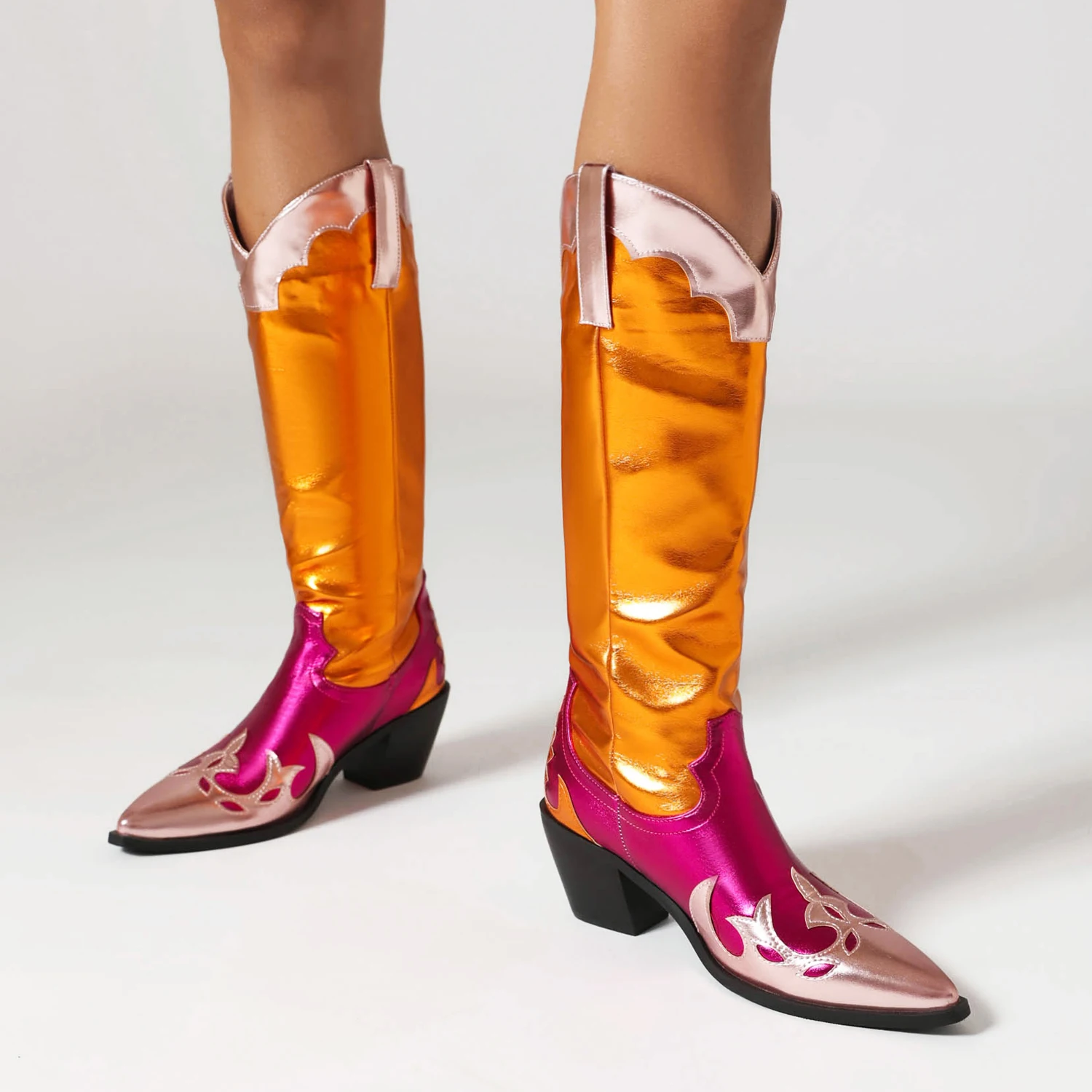 High Gloss Microfiber Material Color Matching Boots Pointed Toe Tapered Thick Heels Breathable Lining Knee High Boots
High Gloss Microfiber Material Color Matching Boots Pointed Toe Tapered Thick Heels Breathable Lining Knee High Boots