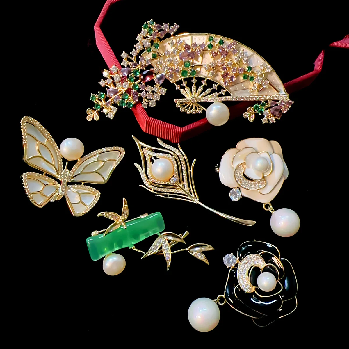 Japan And Korea Light Luxury Heavy Industry Color Fan Natural Pearl Zircon Brooch Camellia CorsageFeather Pin Suit
Japan And Korea Light Luxury Heavy Industry Color Fan Natural Pearl Zircon Brooch Camellia CorsageFeather Pin Suit