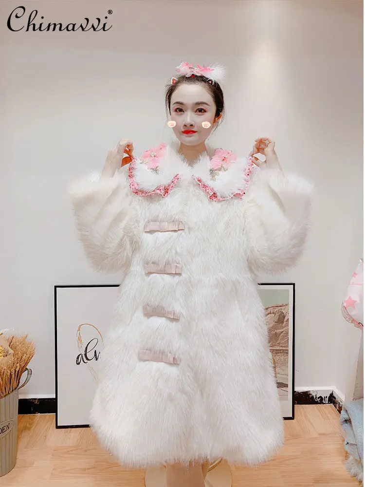 Fashion Fur Coat Women 2024 Winter Exquisite Flowers Rhinestone Doll Collar Imitation Fox Fur Loose Elegant Sweet Warm Jackets
Fashion Fur Coat Women 2024 Winter Exquisite Flowers Rhinestone Doll Collar Imitation Fox Fur Loose Elegant Sweet Warm Jackets