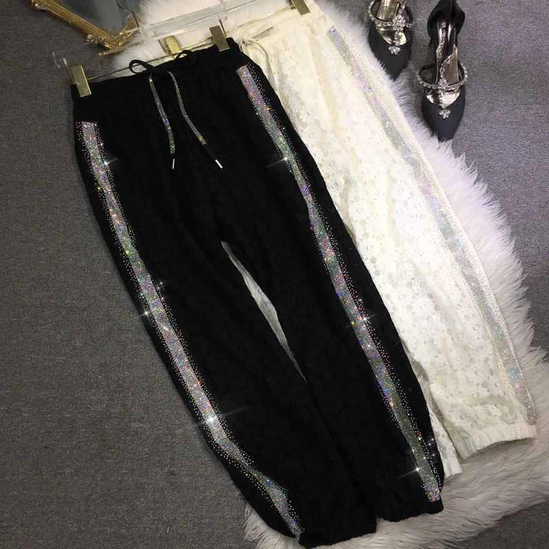 Light Thin Hot Drilling Women Long Trousers 2023 New Summer Elegant Hollow Out Lace Harem Pants Elastic Waist Ventilate
Light Thin Hot Drilling Women Long Trousers 2023 New Summer Elegant Hollow Out Lace Harem Pants Elastic Waist Ventilate