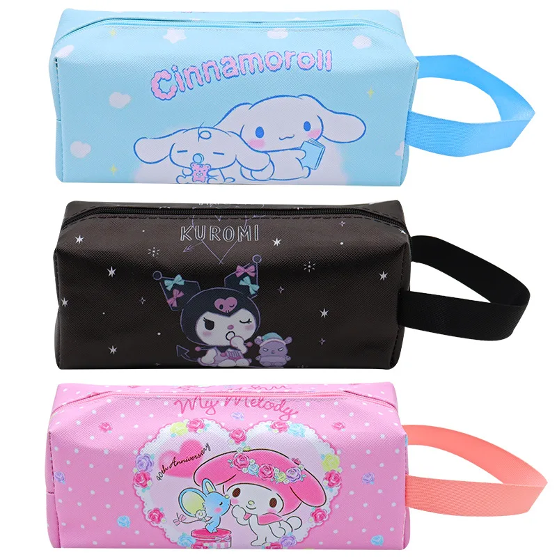 Sanrio Kuromi PU Ручка Сумка милая мультяшная Cinnamoroll большая емкость студенческие Канцтовары Мелодия Макияж сумка для хранения кавайный подарок
Sanrio Kuromi PU Ручка Сумка милая мультяшная Cinnamoroll большая емкость студенческие Канцтовары Мелодия Макияж сумка для хранения кавайный подарок