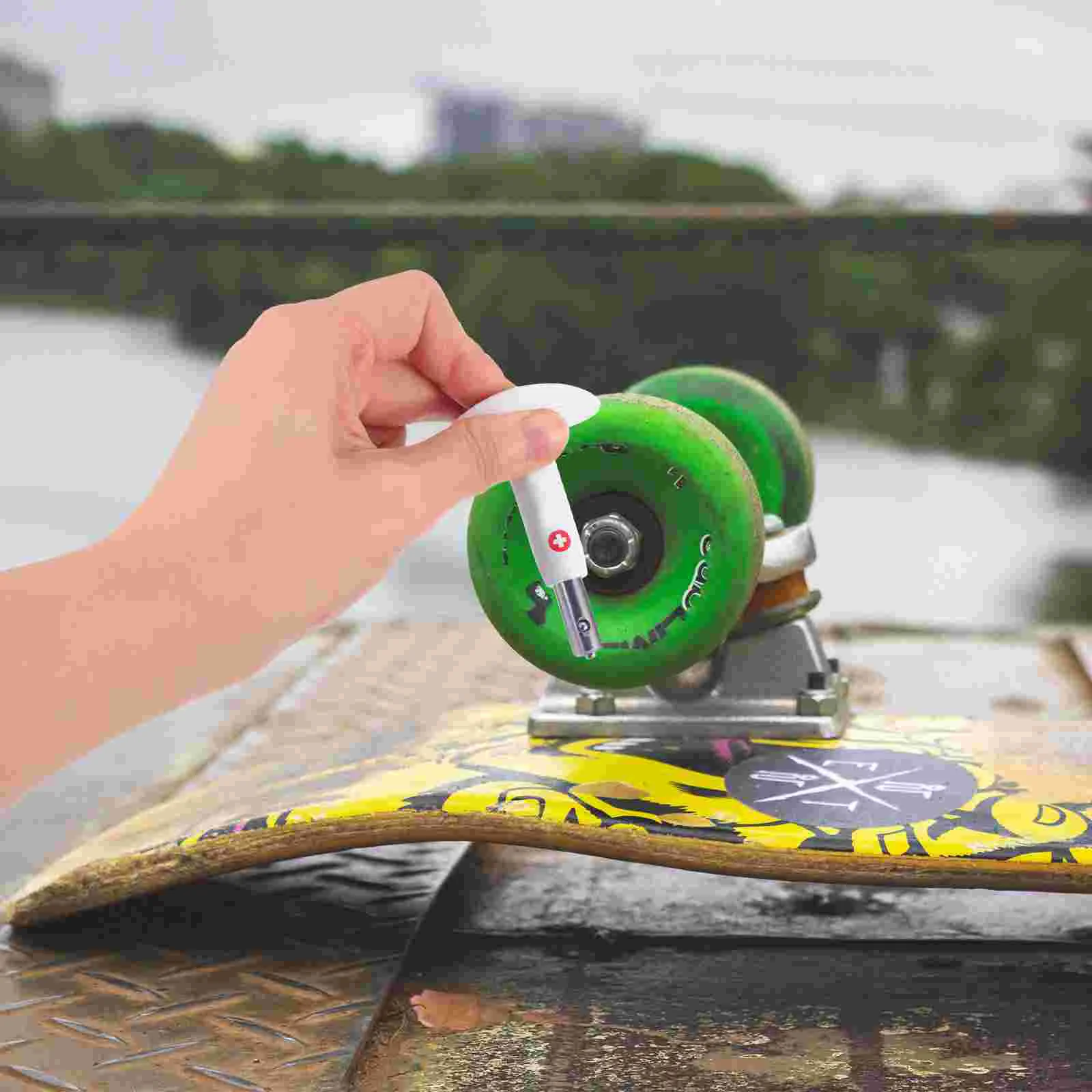 

Professional Roller Skate Bearings Remover Bearing Puller Disassembly Puller Portable Bearing Puller(Random Style)