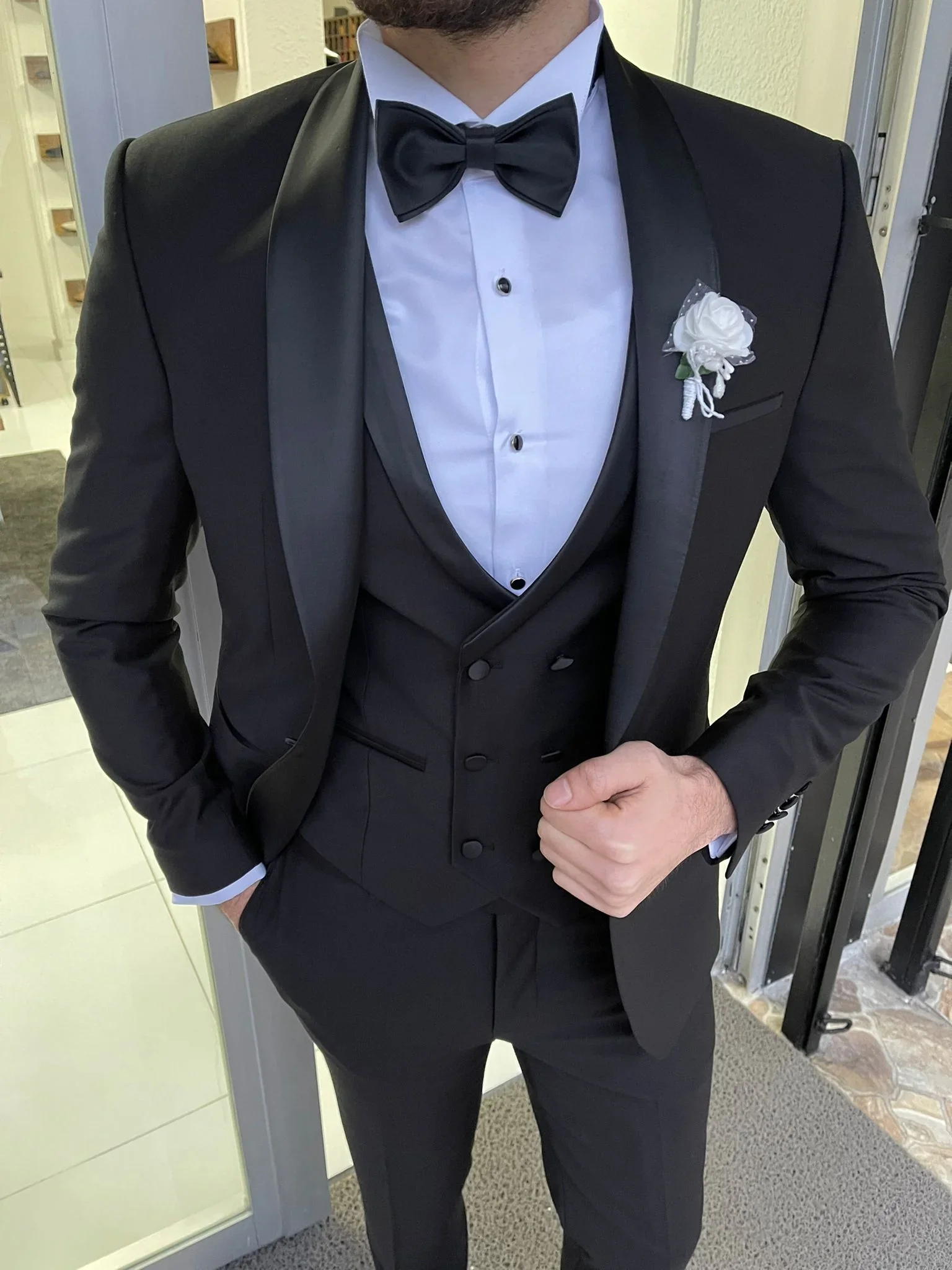 2023 New Arrival Men Suits Shawl Lapel Best Men Wedding Slim Fit Groom 3 Pieces Formal Wear Wedding Tuxedos Trajes De Hombre
2023 New Arrival Men Suits Shawl Lapel Best Men Wedding Slim Fit Groom 3 Pieces Formal Wear Wedding Tuxedos Trajes De Hombre