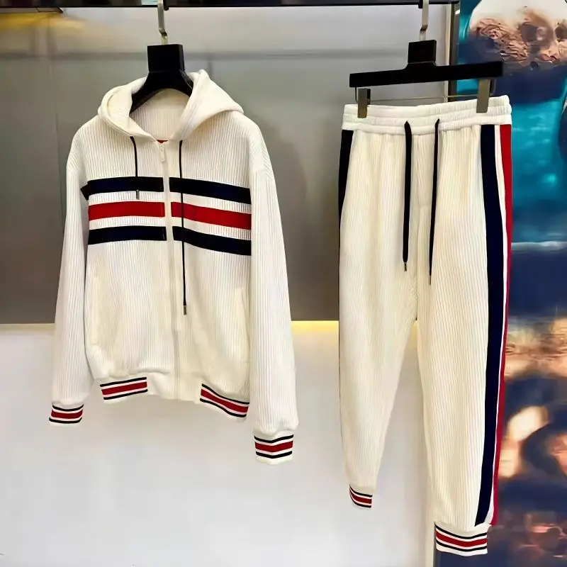 New Autumn and Winter Sports Set Casual Men's and Women's Lovers Two Piece Colored Striped Guards and Pants Set
New Autumn and Winter Sports Set Casual Men's and Women's Lovers Two Piece Colored Striped Guards and Pants Set