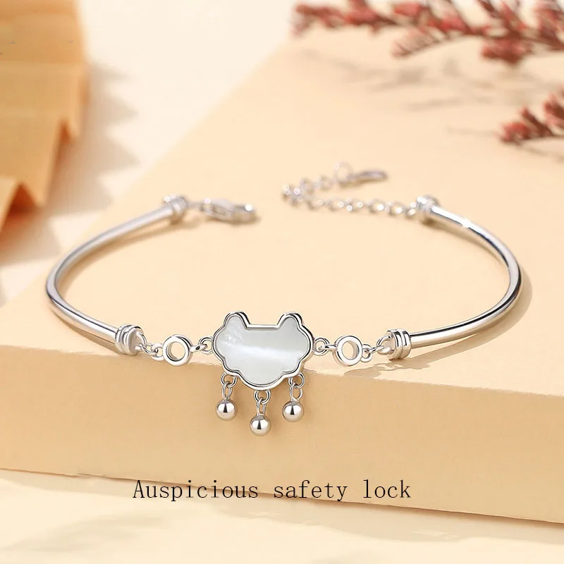 Новый креативный женский браслет Guochao Ruyi Peace Lock, простой Изысканный браслет в китайском стиле с красным агатом
Новый креативный женский браслет Guochao Ruyi Peace Lock, простой Изысканный браслет в китайском стиле с красным агатом
