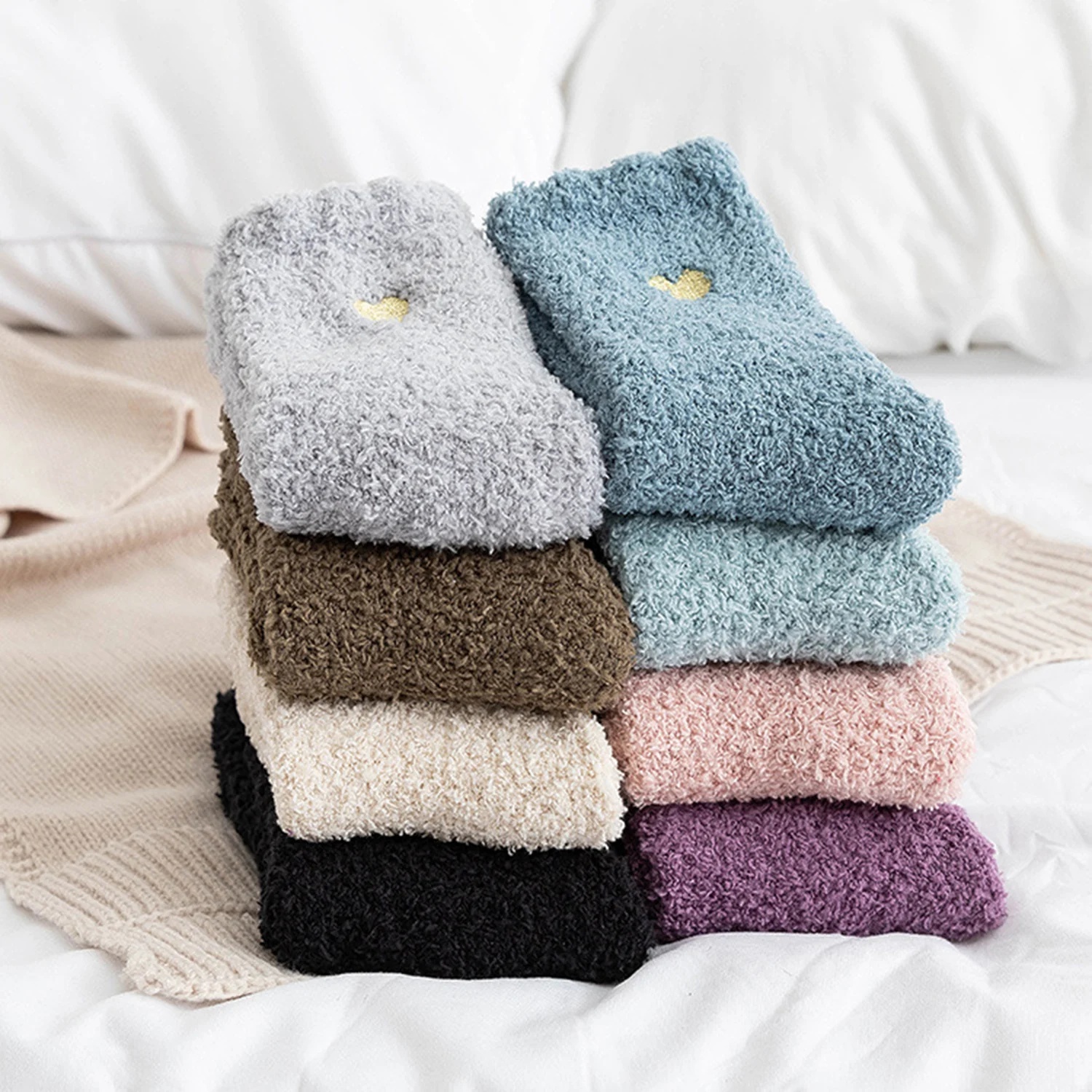 New Winter Warm Thickening Socks Women Casual Embroidered Love Heart Plush Home Floor Sleeping Coral Velvet Socks Tube Sock
New Winter Warm Thickening Socks Women Casual Embroidered Love Heart Plush Home Floor Sleeping Coral Velvet Socks Tube Sock