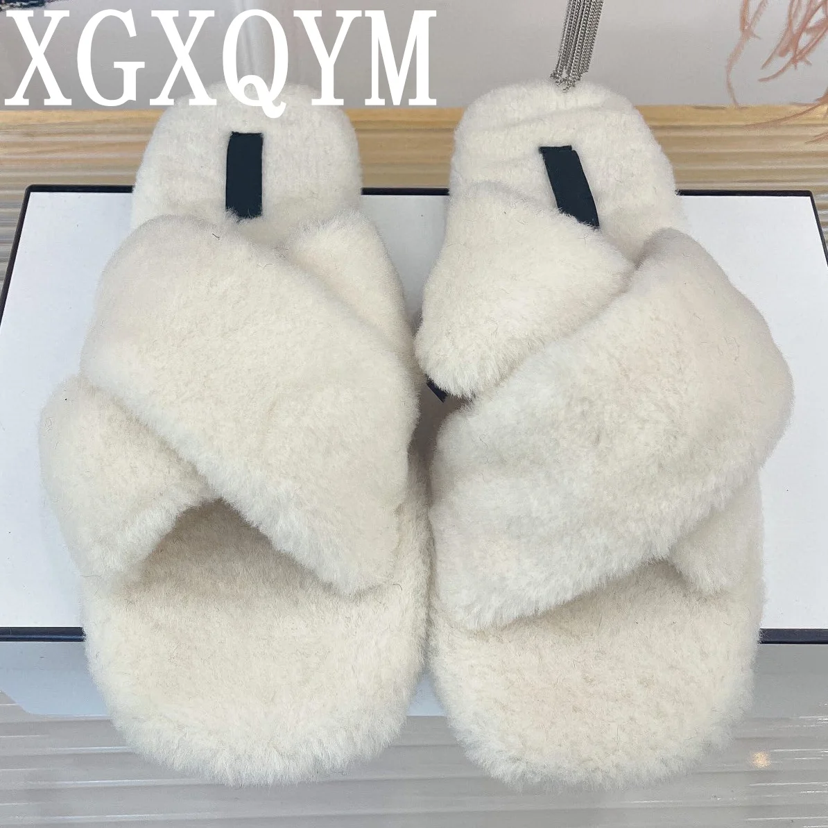 Women Slippers Autumn Winter Wool Warm Women Shoes Outdoor Leisure Furry Slides Women Fashion Flat Non-slip Ladies Slippers
Women Slippers Autumn Winter Wool Warm Women Shoes Outdoor Leisure Furry Slides Women Fashion Flat Non-slip Ladies Slippers