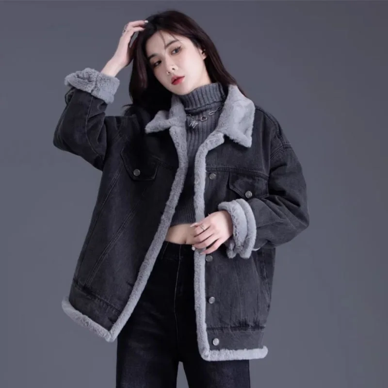 Denim Stitching Jacket Women's Overcoat 2024 New Winter Fleece-Lined Thicke Warm Parker Coat Fashion Loose Plush Cotton Jacket
Denim Stitching Jacket Women's Overcoat 2024 New Winter Fleece-Lined Thicke Warm Parker Coat Fashion Loose Plush Cotton Jacket