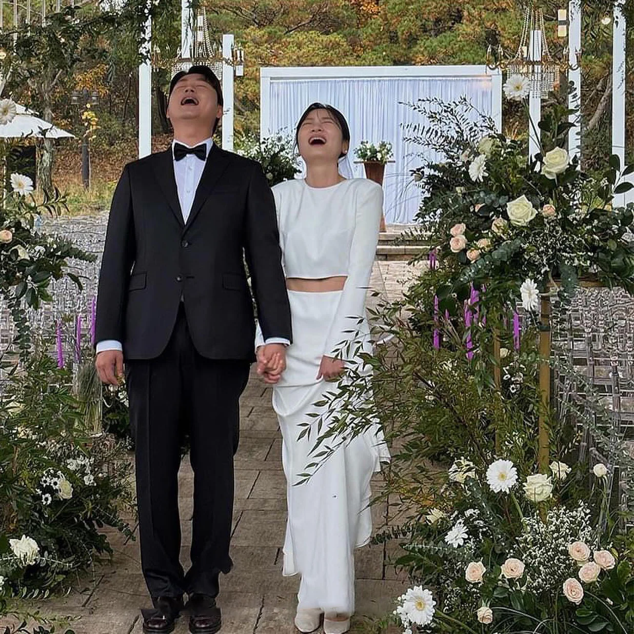 OEING O-Neck Luxury Formal Wedding Dresses Pleat Simple Mermaid Long Sleeves 프롬드레스 Floor Length Elegant Bride Gowns Party Women
OEING O-Neck Luxury Formal Wedding Dresses Pleat Simple Mermaid Long Sleeves 프롬드레스 Floor Length Elegant Bride Gowns Party Women