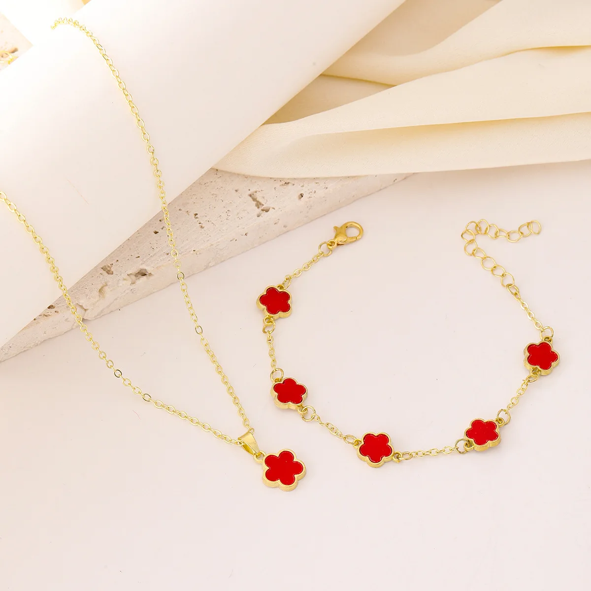 2pc Trend New Lucky Five-Leaf Flower Adjustable Necklace Bracelet Ladies Luxury Charm lively Party Jewelry Gifts 23 Sd27ae741ca7340ddbdad60bf2dc17d77H