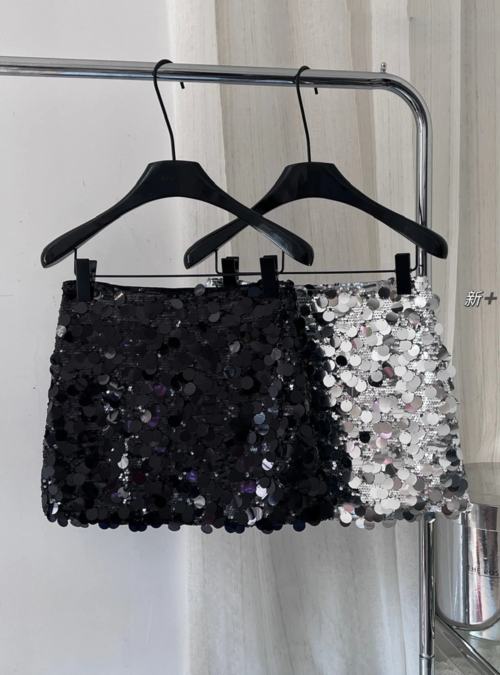 A-Line Black Y2k Evening Skirt Sexy & Club Slim Chic Goth Skirts Women High Waisted Shiny Mini Skirt Zipper Fly Sequins
A-Line Black Y2k Evening Skirt Sexy & Club Slim Chic Goth Skirts Women High Waisted Shiny Mini Skirt Zipper Fly Sequins