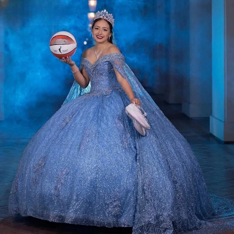 Light Blue Glitter Crystal Beading Ball Gown Quinceanera Dresses With Cape Off The Shoulder Appliques Corset Vestidos De 15 Años
Light Blue Glitter Crystal Beading Ball Gown Quinceanera Dresses With Cape Off The Shoulder Appliques Corset Vestidos De 15 Años