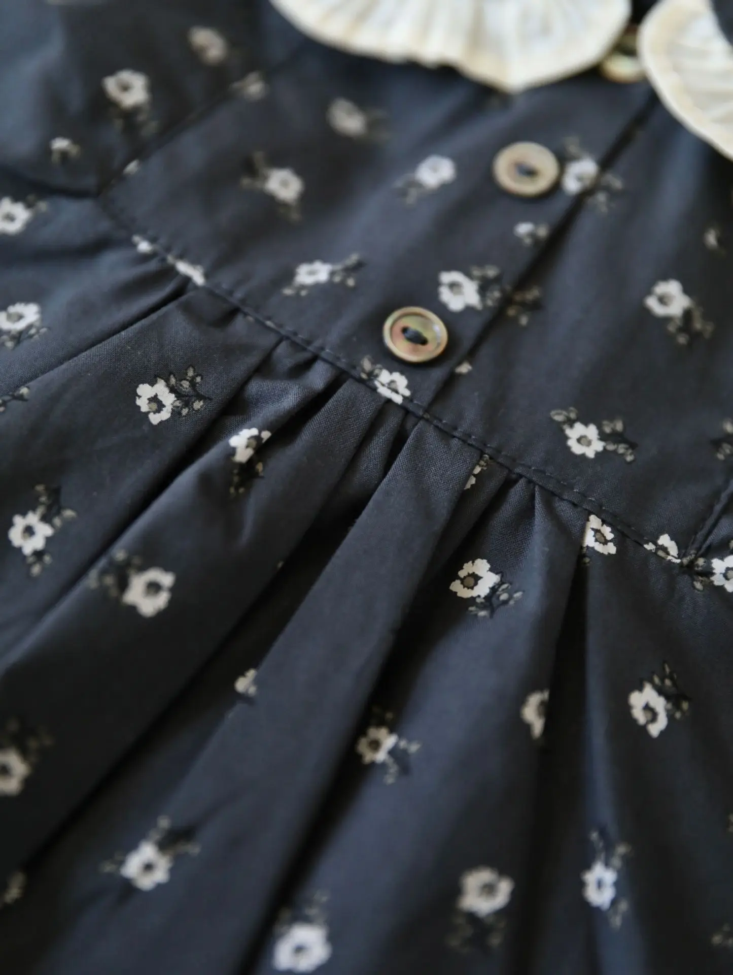 متوفر في المخزون 2025 فستان بناتي بأكمام طويلة ومطرز بطبقة أساسية من القطن متوفر في المخزون 2025 فستان بناتي بأكمام طويلة ومطرز بطبقة أساسية من القطن