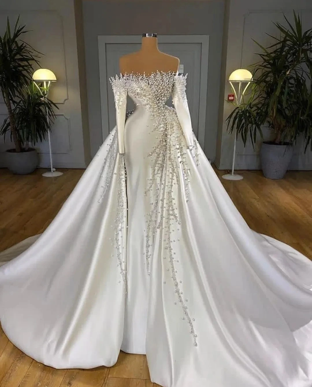 

Женское свадебное платье с юбкой-годе, длинное кружевное платье без бретелек, с аппликацией из жемчуга, со съемным шлейфом, свадебное платье в стиле бохо, свадебные платья