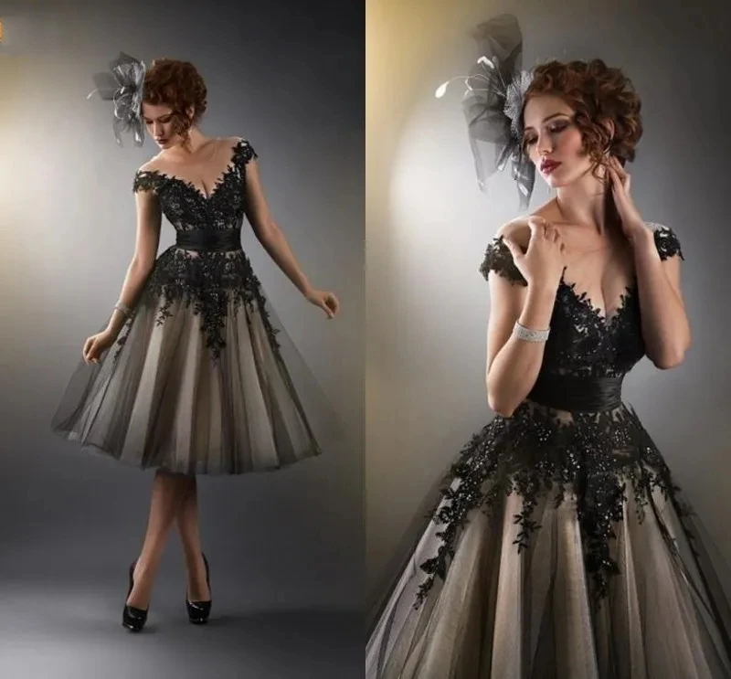 Fascinating Sheer Off Shoulder Ball Gown Capped Sleeve Knee length Elegant Homecoming Dresses with Appliques Graceful Mini Cockt
Fascinating Sheer Off Shoulder Ball Gown Capped Sleeve Knee length Elegant Homecoming Dresses with Appliques Graceful Mini Cockt