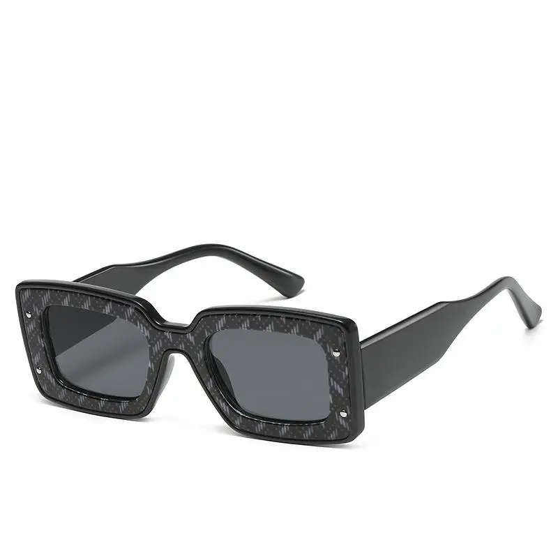 New pattern European and American personalities Contrasting colors Online celebrity street photography glasses square Moder
New pattern European and American personalities Contrasting colors Online celebrity street photography glasses square Moder