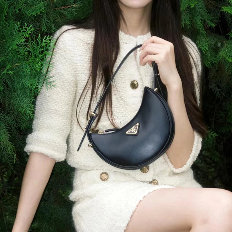 Original Fashion Luxury Women's Shoulder Bags High Quality Luxury Designer Half Moon Clutches Handbags Trendy French Tote Purses
Original Fashion Luxury Women's Shoulder Bags High Quality Luxury Designer Half Moon Clutches Handbags Trendy French Tote Purses