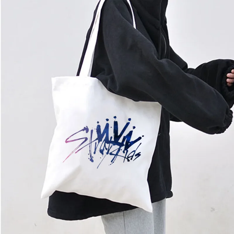 Kpop style stray kids Shoulder Bags fashion Student Book Bag Retro Aesthetic Korea letter Canvas Tote Bag Handbag shopping bag
Kpop style stray kids Shoulder Bags fashion Student Book Bag Retro Aesthetic Korea letter Canvas Tote Bag Handbag shopping bag