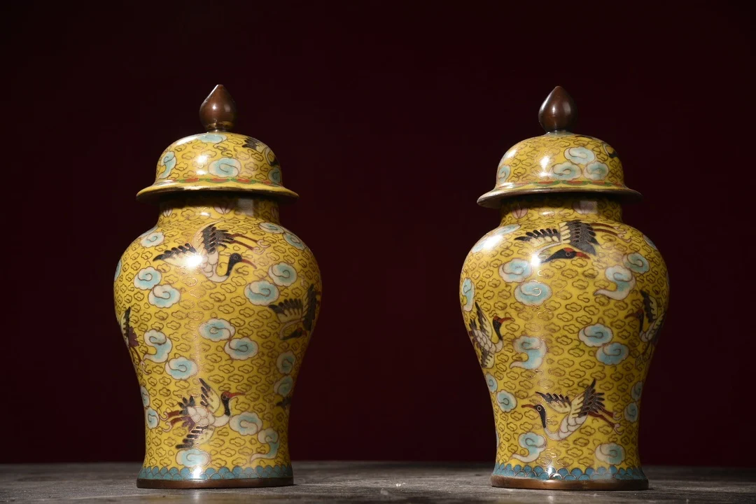 10"Tibet Temple Collection Old Bronze Cloisonne Enamel Cloud Crane texture jar Longevity pot General tank A pair Ornaments
10"Tibet Temple Collection Old Bronze Cloisonne Enamel Cloud Crane texture jar Longevity pot General tank A pair Ornaments