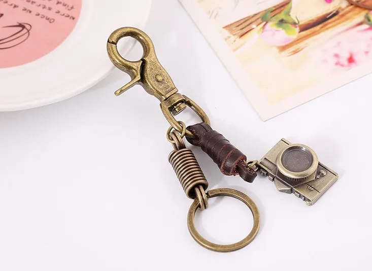 camera keychain Mini Retro Bronze Metal Car Key Chain Multi Cameras String Stylish Keychain Men Pendant Creative Gift Jewelry
camera keychain Mini Retro Bronze Metal Car Key Chain Multi Cameras String Stylish Keychain Men Pendant Creative Gift Jewelry