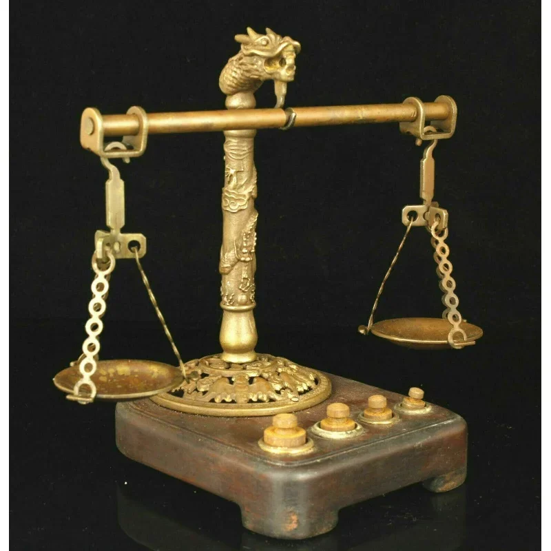 China Old Hand-Carved Bronze Dragon Statue Balance Collectible Table Decoration
China Old Hand-Carved Bronze Dragon Statue Balance Collectible Table Decoration