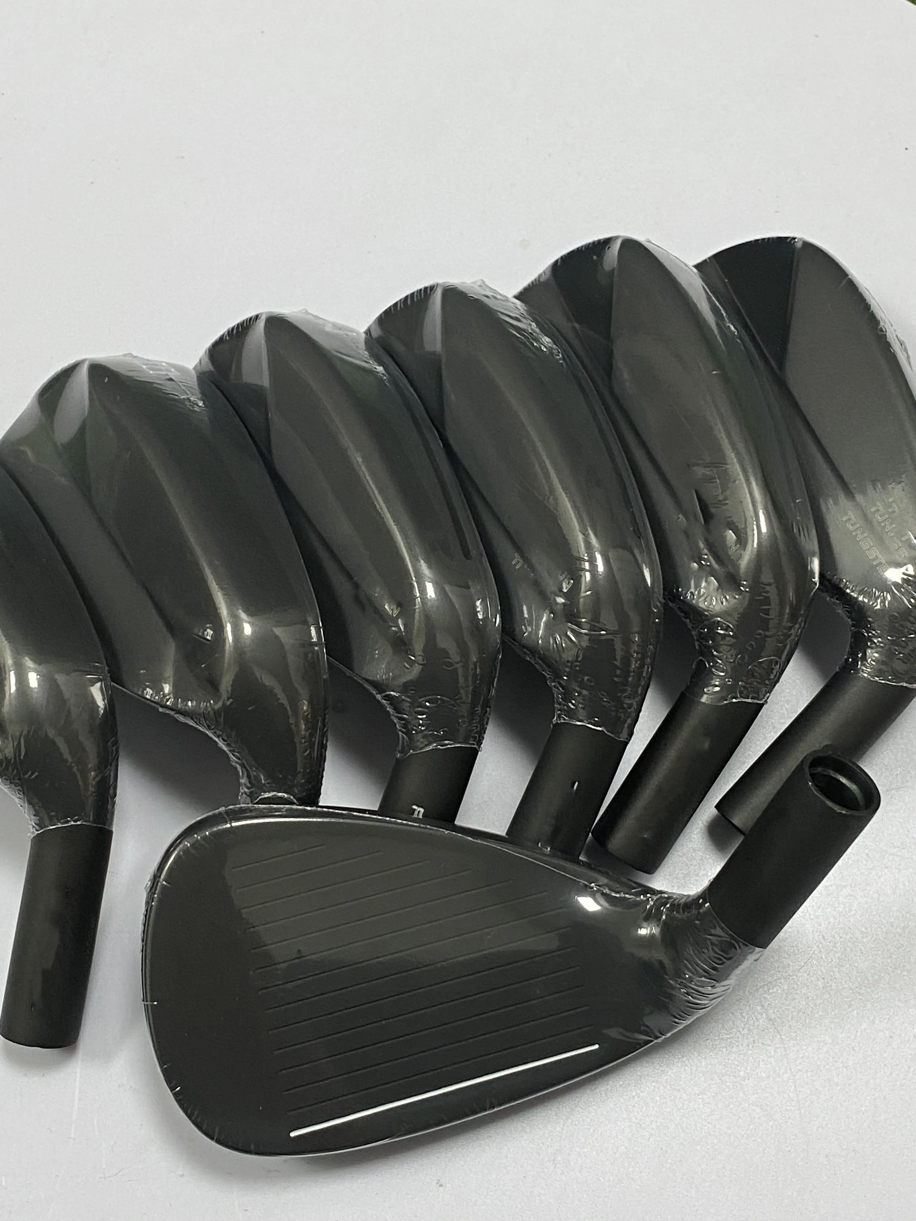 

Tour Edge Golf head black 770 golf Irons Golf Clubs Iron Set Flex GraphiteSteel Shaft with Head Cover 770 Can Improve Logo