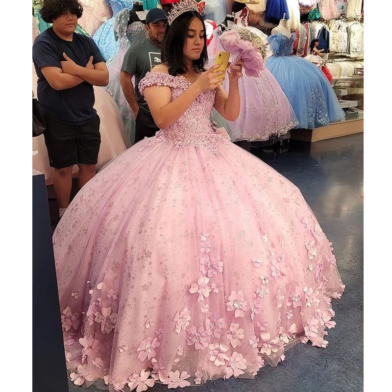 

Pink Sexy V-Neck Pink Ball Gown Quinceanera Dresses For 15 Party Formal 3D Flower Lace Applique Birthday Princess Gowns