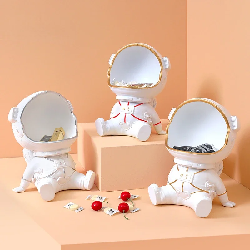 1pcs Astronaut Adornment Key Storage Box Sundries Organizer Desktop Ornaments Home Porch Decor for The Entrance Hall
1pcs Astronaut Adornment Key Storage Box Sundries Organizer Desktop Ornaments Home Porch Decor for The Entrance Hall
