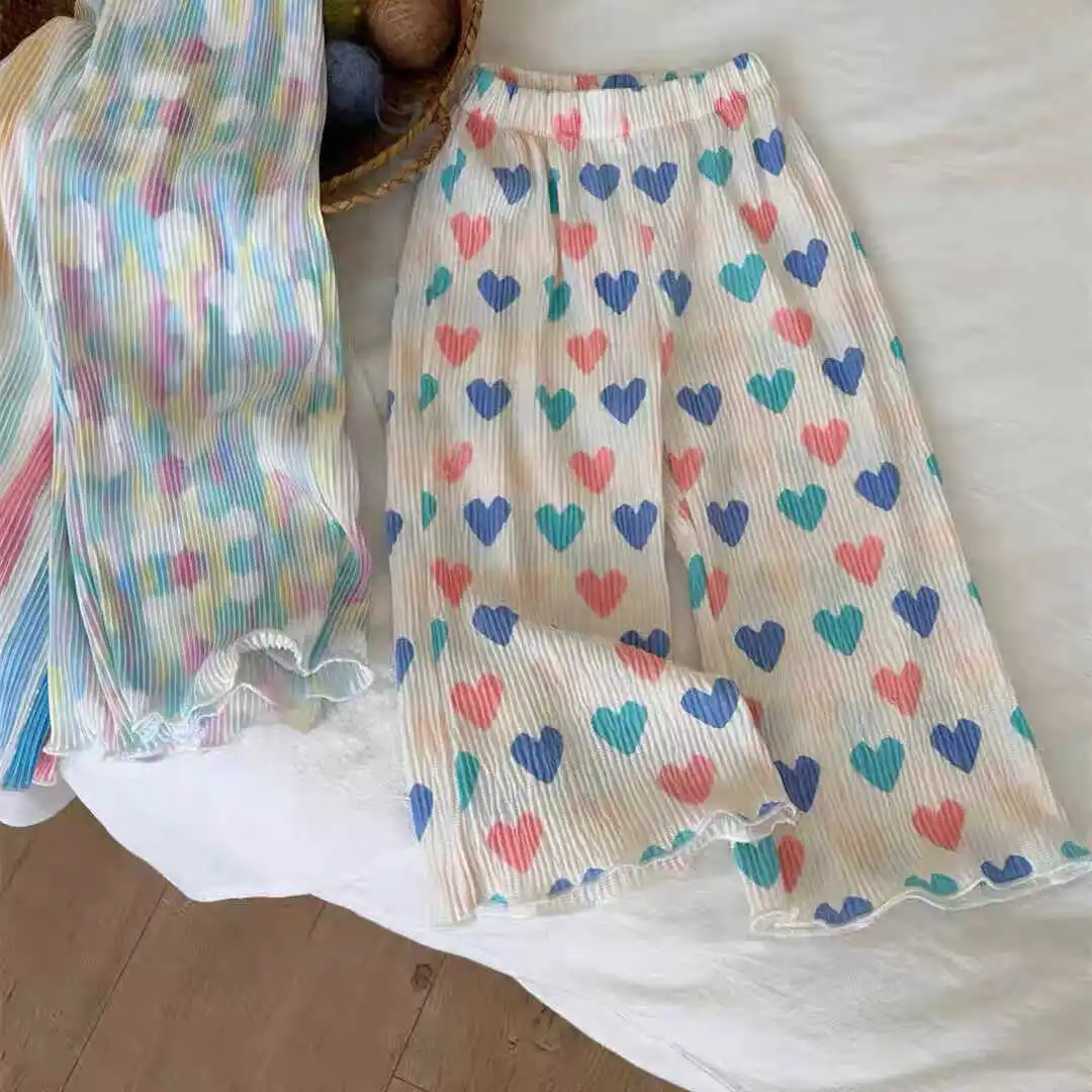 Широкие штаны для маленьких девочек, детские брюки в полоску от 1 до 6 лет, детские свободные брюки с эластичным поясом, лето 2024, одежда в Корейском стиле
Широкие штаны для маленьких девочек, детские брюки в полоску от 1 до 6 лет, детские свободные брюки с эластичным поясом, лето 2024, одежда в Корейском стиле