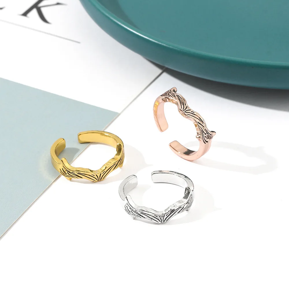 MINISO Superhero Wanda Django Maximoff Cosplay Accessories Props Alloy Adjustable Size Ring Metal Jewelry Unisex Gift
MINISO Superhero Wanda Django Maximoff Cosplay Accessories Props Alloy Adjustable Size Ring Metal Jewelry Unisex Gift
