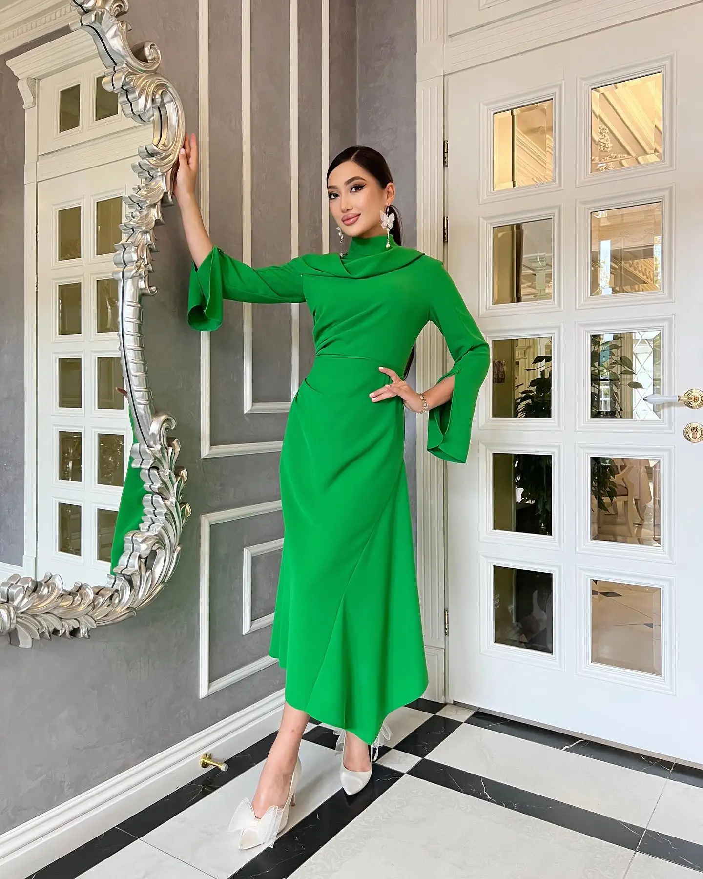 Elegant Satin High Neck Three Quarter Tea Length A Line Evening Dresses for Women فساتين للحفلات الراقصة
Elegant Satin High Neck Three Quarter Tea Length A Line Evening Dresses for Women فساتين للحفلات الراقصة