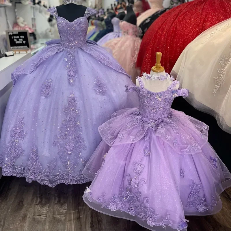 Lavender Sweetheart Off-Shoulder Quinceanera Dresses Corset Ball Gown Applique Lace Vestidos De 15 Anos Pageant Birthday Party
Lavender Sweetheart Off-Shoulder Quinceanera Dresses Corset Ball Gown Applique Lace Vestidos De 15 Anos Pageant Birthday Party