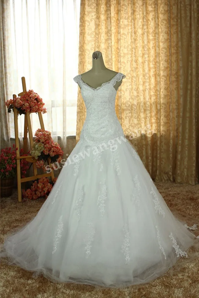 

free shipping sexy romantic 2016 casamento a-line appliques beading lace v-neck vestido de noiva renda wedding dress Bridal Gown