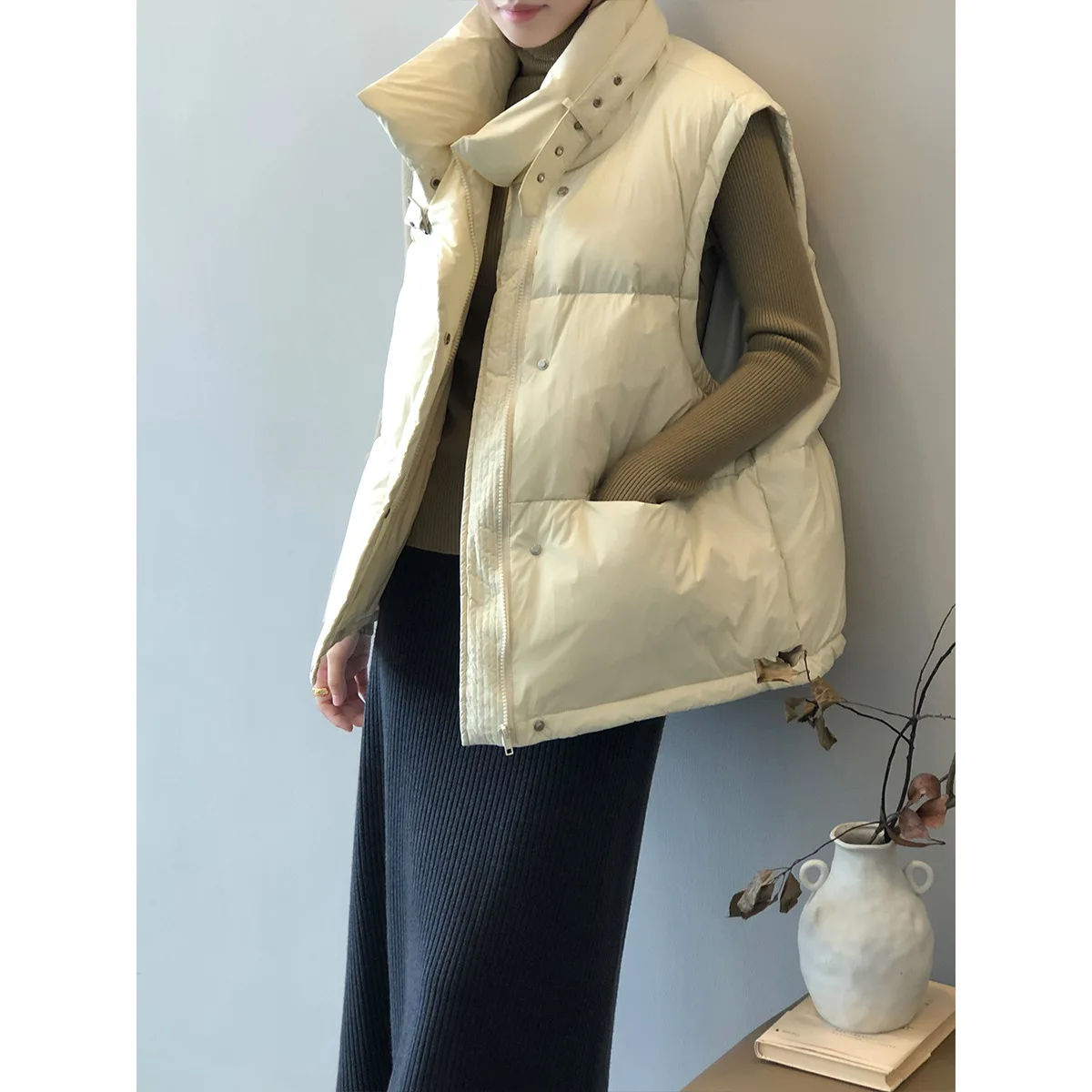 Down Undershirt Female Warm 2022 Winter New Standing Collar Sleeveless Undershirt Down Jacket
Down Undershirt Female Warm 2022 Winter New Standing Collar Sleeveless Undershirt Down Jacket
