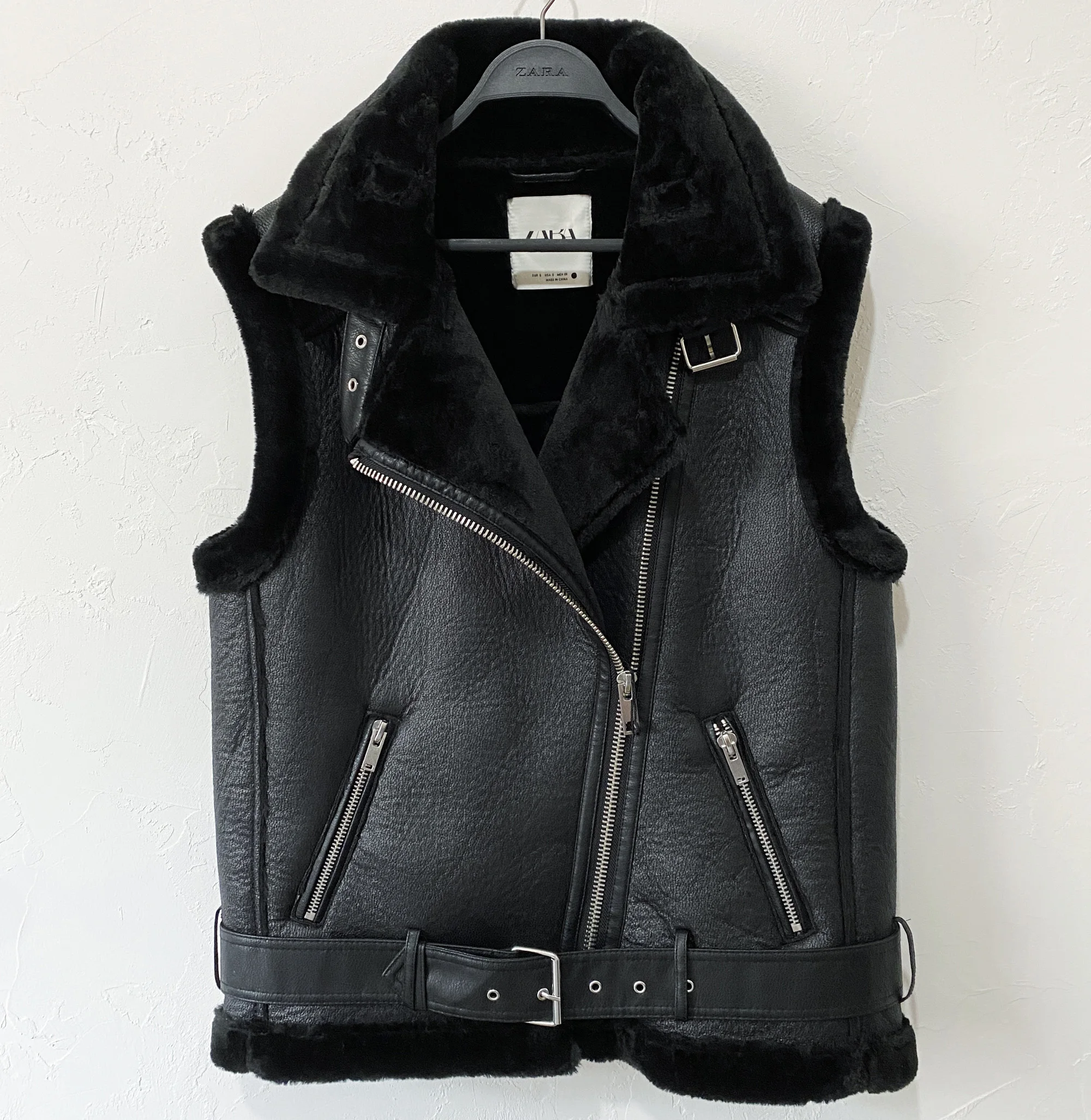 Woman Faux Shearling Jacket Sherpa Moto Biker Belt Vest Loose Combination Fleece Double Faced Fur Vest
Woman Faux Shearling Jacket Sherpa Moto Biker Belt Vest Loose Combination Fleece Double Faced Fur Vest