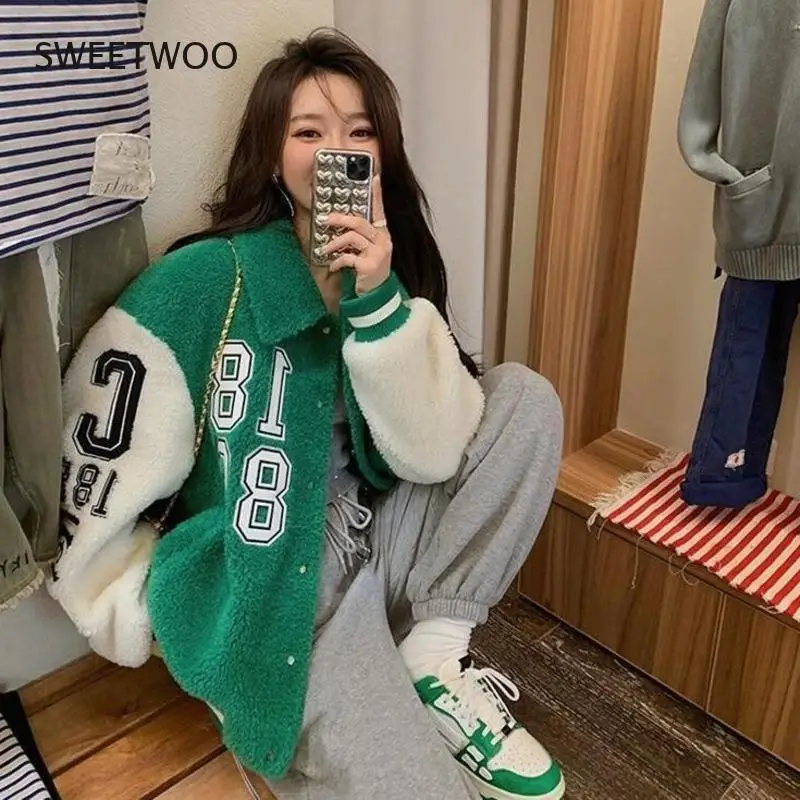 Green Y2K Baseball Coat Winter Coat for Women Faux Teddy Fur Coat Basic Jackets Outerwear Female Fashion Vintage Harajuku Kawaii
Green Y2K Baseball Coat Winter Coat for Women Faux Teddy Fur Coat Basic Jackets Outerwear Female Fashion Vintage Harajuku Kawaii