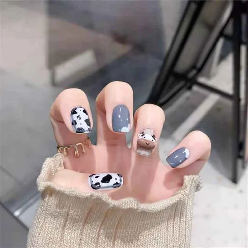 

Short Blue Cute Animal Calf Nail Patch For Women Wearing Fake Nails Finished Product Showing White Nails Detachable Nail Patch