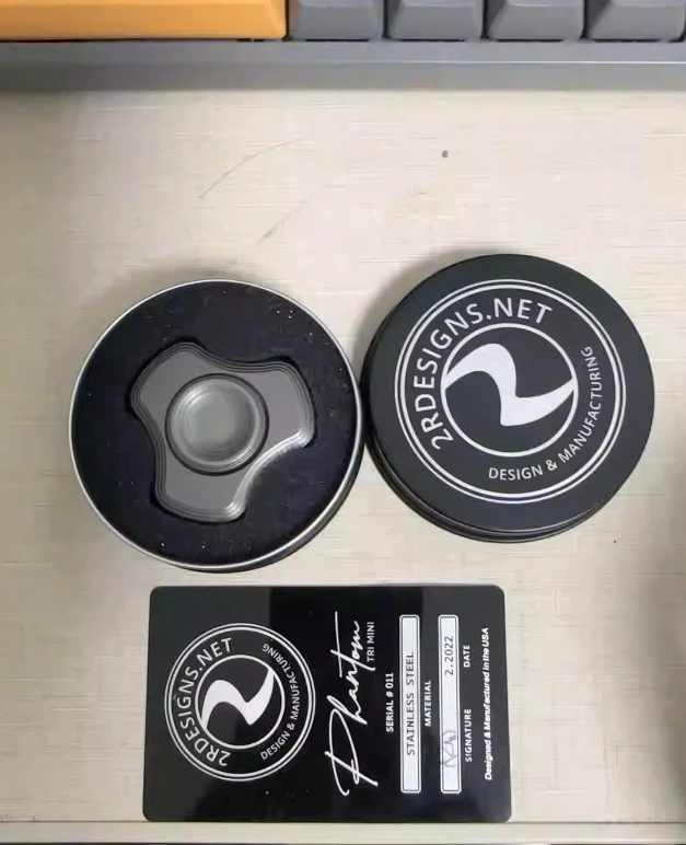 Second-hand product EDC Design stainless steel 2r fingertip gyroscope Decompression toys
Second-hand product EDC Design stainless steel 2r fingertip gyroscope Decompression toys