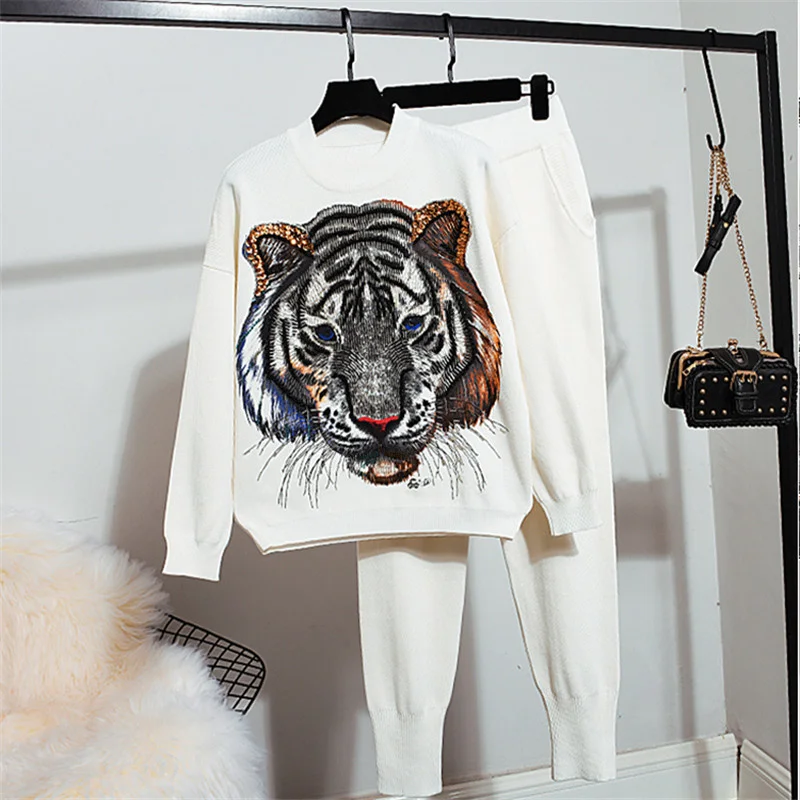 

Knitwear Two Piece Set Female Autumn Fashion Loose Beading Tiger Print Knitted Sweater + Casual Trousers 2pc Set Women Knit Suit