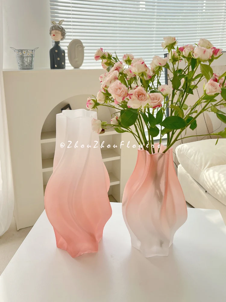 Nordic Creative Tornado Modeling Frosted Senior Sense Vases Glass Flower Arrangement Living Room Table Exquisite Art Decoration
Nordic Creative Tornado Modeling Frosted Senior Sense Vases Glass Flower Arrangement Living Room Table Exquisite Art Decoration
