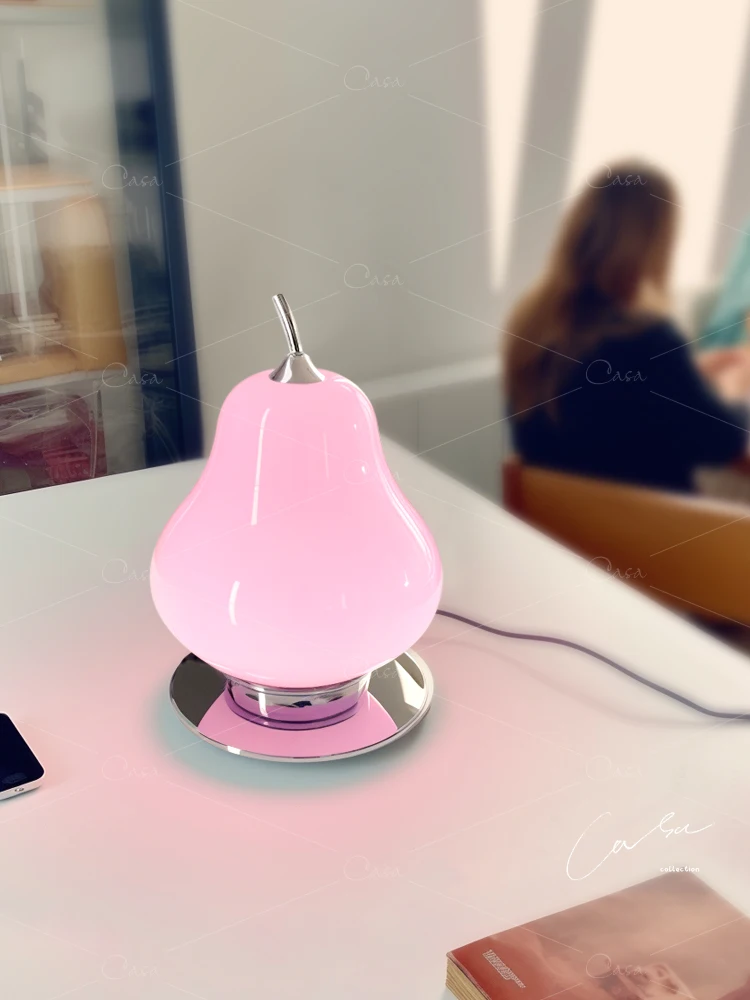 

Pink girl heart pear table lamp creative living room decorative lamp bedroom bedside atmosphere decorative children's lamps