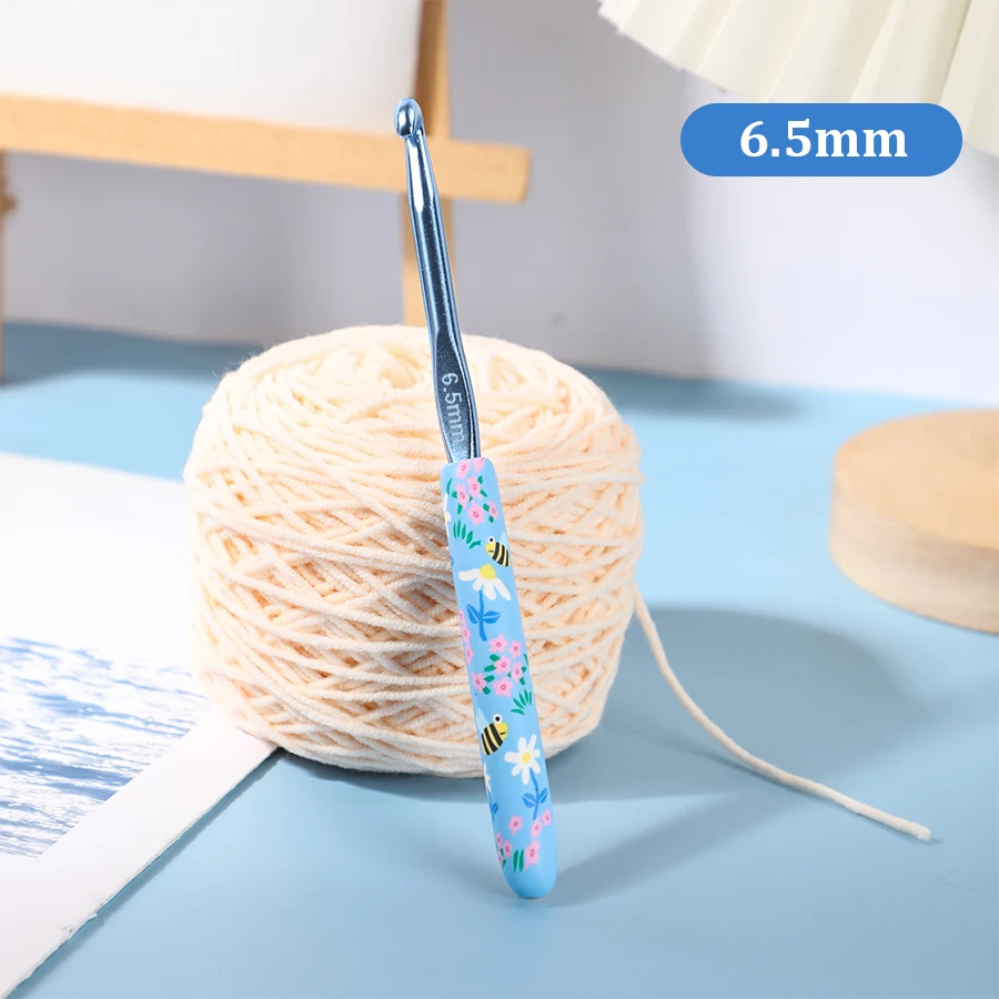 1Pcs/2.0-10.0mm Little Bee Print Crochet Hooks Crochet Needles for Beginners and Knitting Crocheting Yarn DIY Crafts Supplies 1Pcs/2.0-10.0mm Little Bee Print Crochet Hooks Crochet Needles for Beginners and Knitting Crocheting Yarn DIY Crafts Supplies