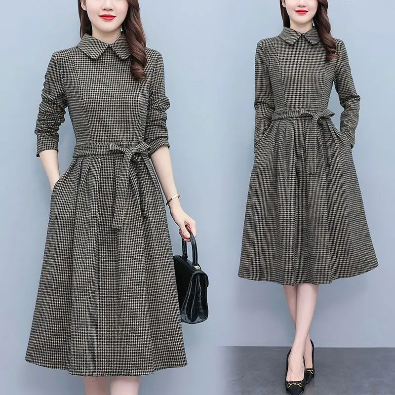 

Checkered Dress Women's 2023 Autumn/Winter Vintage Style Wrapped Waist Lace Up For Slimming and Flesh Covering Mid Length Skirt