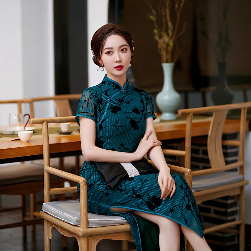 

Sexy Mandarin Collar Chenille Flocking Qipao Short Sleeve Dress Traditional Chinese Women High Split Long Cheongsam