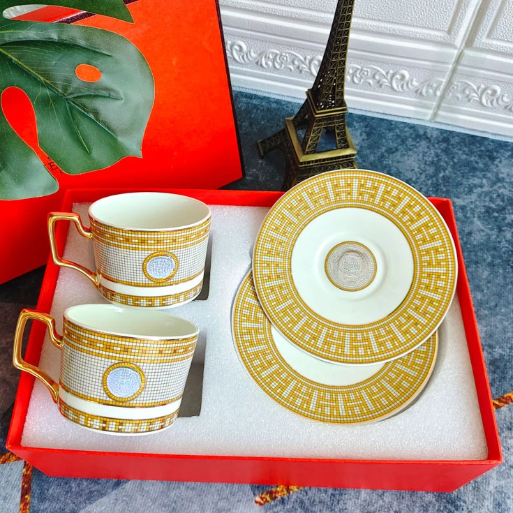 

European Trendy Brand Gold Rimmed Coffee Cups Household Ceramic Bone Porcelain Cup and Plate Set Afternoon Tea Cups Plates Cups